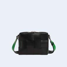 보테가 베네타 패러킷 카세트 카메라백